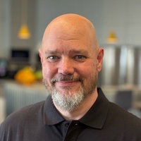 Henrik Hållén, Systemtvecklare / DevOps / Produktägare